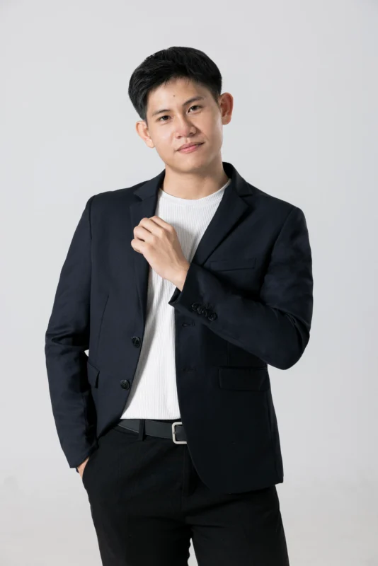 Concept “Modern Business Portrait” – Hình Ảnh Doanh Nhân Tự Tin Và Quyền Lực