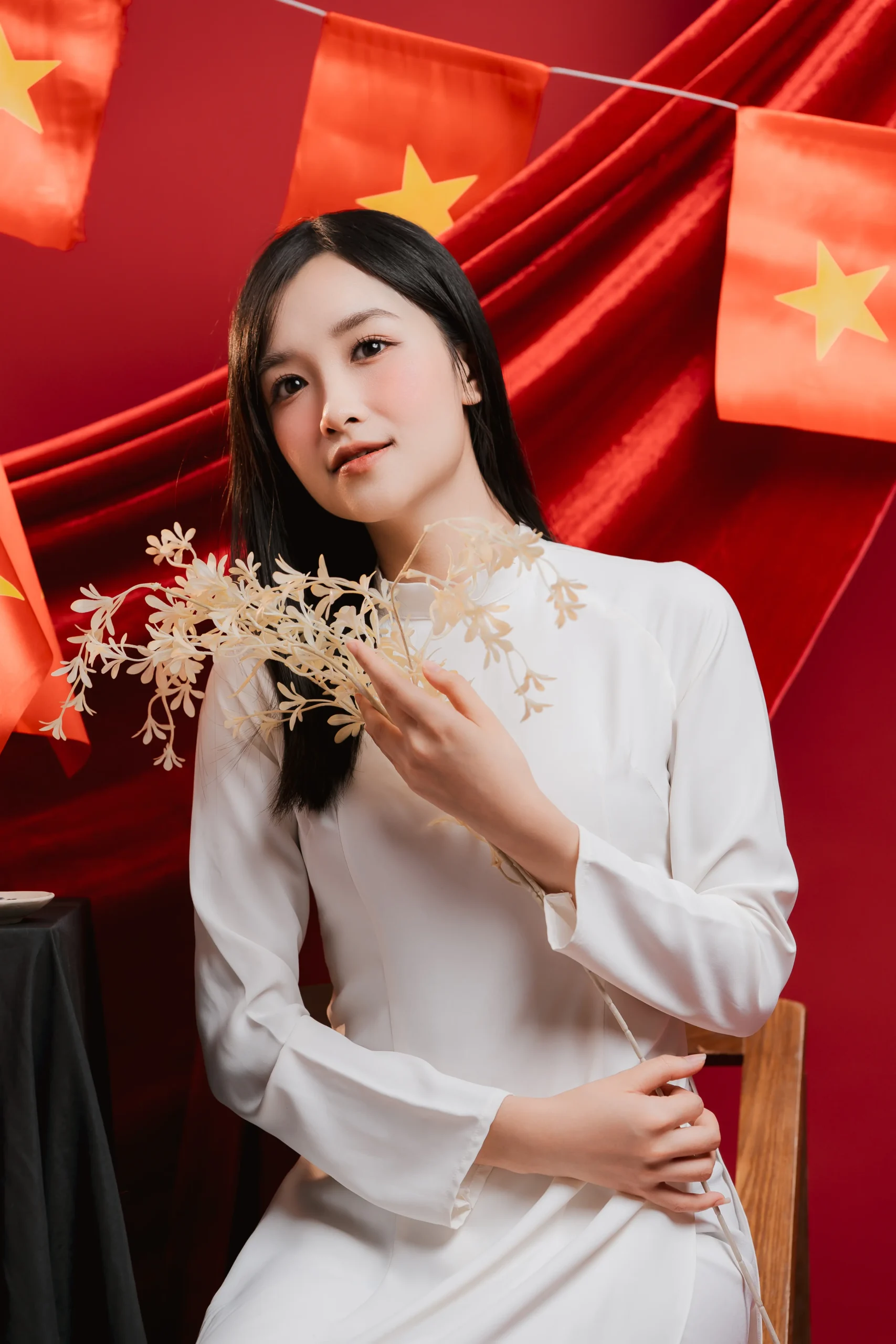 Concept “Vietnam in My Heart” – Tình Yêu Tổ Quốc Dịu Dàng Trong Tà Áo Dài Trắng ❤️ - Ảnh 2