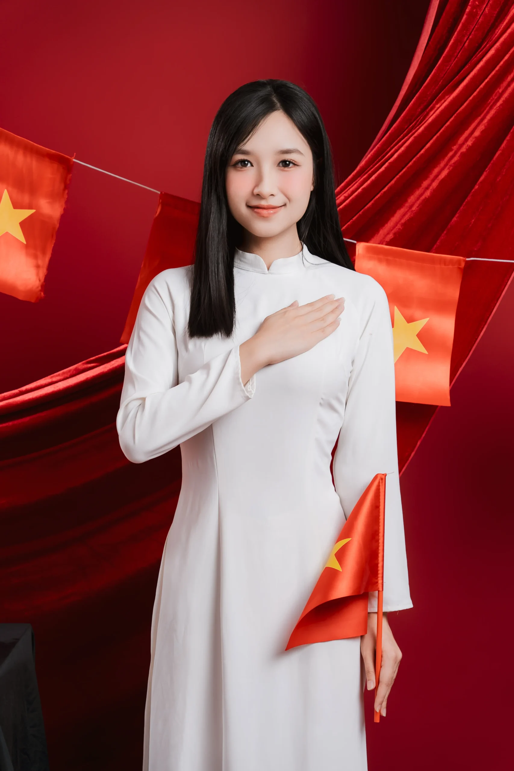 Concept “Vietnam in My Heart” – Tình Yêu Tổ Quốc Dịu Dàng Trong Tà Áo Dài Trắng ❤️ - Ảnh 4