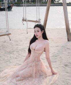 Alternative view of Cao Thanh Ngân